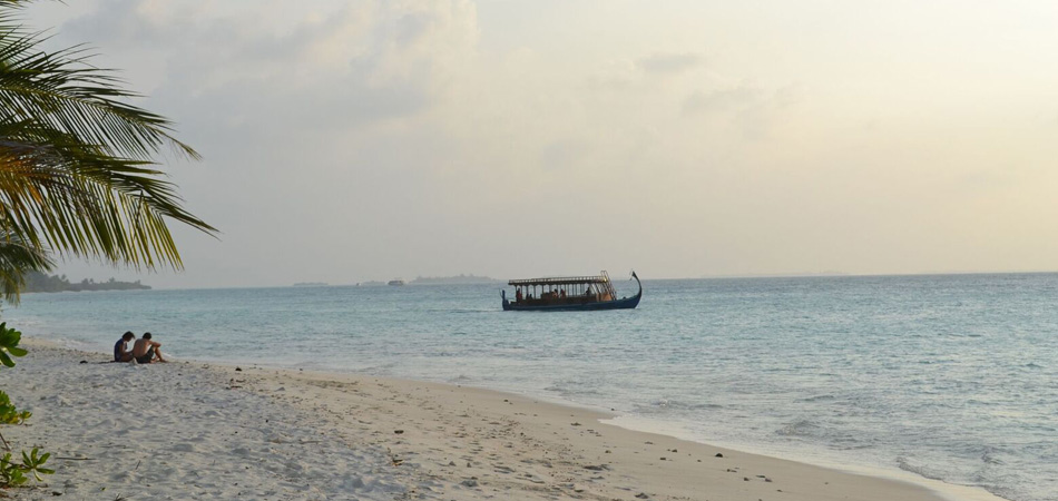 Staytravelling Malediven Dhigurah Noovilu Strand